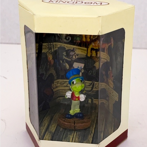 NIB Disney Tiny Kingdom Jiminy Cricket Figurine in Box Vintage Holiday Gift Idea - Picture 8 of 14